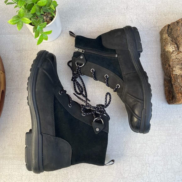 UGG Hapsburg Duck WINTER BLACK BOOTS WOMENS  SIZE 7.5 gently used - Picture 8 of 16